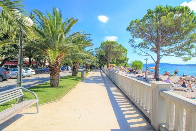 Apartment Lona Crikvenica Bagian luar foto